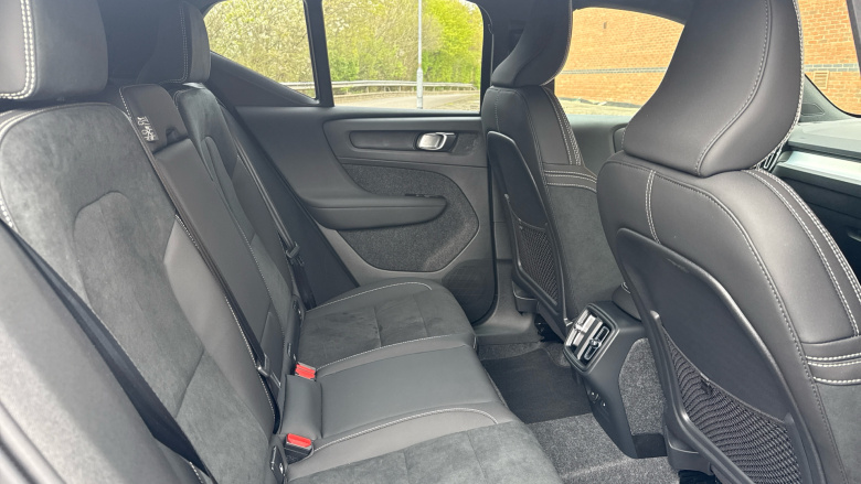 Volvo XC40 2.0 B3P Plus Black Edition 5dr Auto Petrol Estate